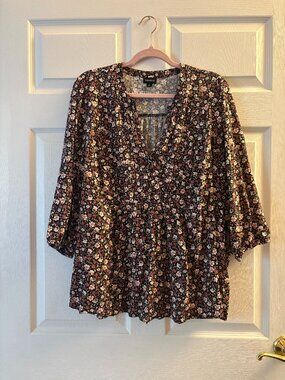 Torrid Floral Blouse Size 1